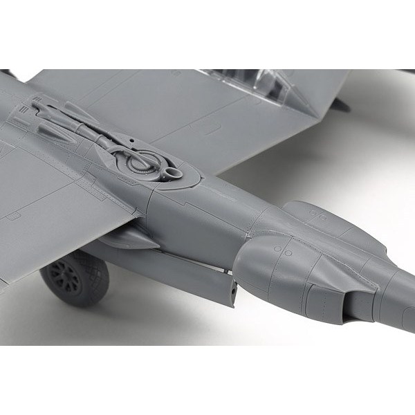 TAMIYA 1/48 Lockheed® P-38®J Lightning®