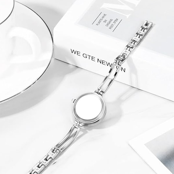 Elegant 25mm Kvarts Klocka för Kvinnor, Lyxigt Silverarmband, Roséguld Damklocka (Vit) white