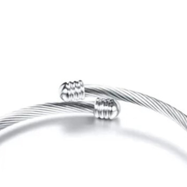 Hjerteformet bogstav \"A\" vedhængsarmbånd til kvinder og piger: Titanium stål, justerbar, elegant design i stålfarve