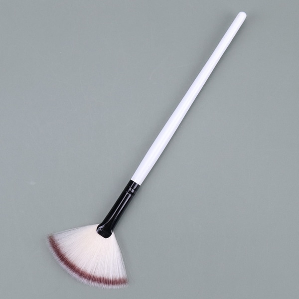 1 st Makeup Tools Fläktformad sminkborste White