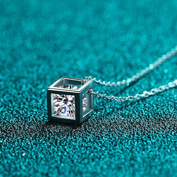 Moissanite hänge halsband 1 karat S925 Silver D