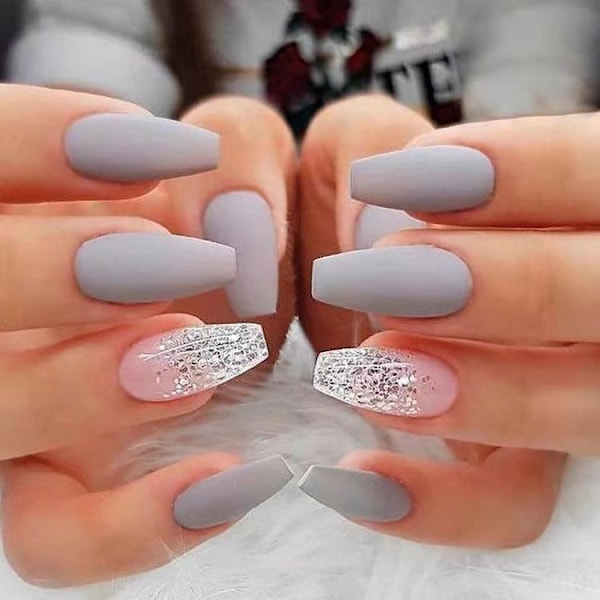 24 stycken/set Avtagbar bärbar manikyr balett nagellapp gray frosted silver