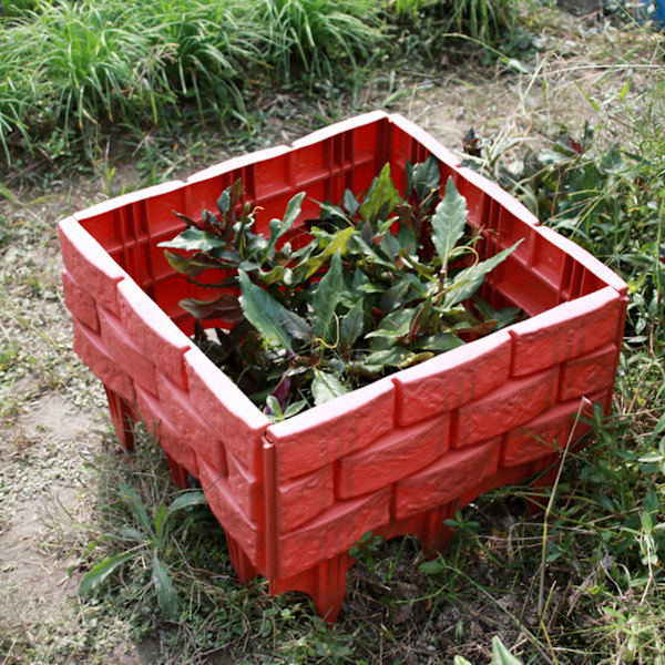 Sandgrå Faux Stein Plast Gjerdepaneler: Perfekt for å løfte blomsterbed og utendørs estetikk.