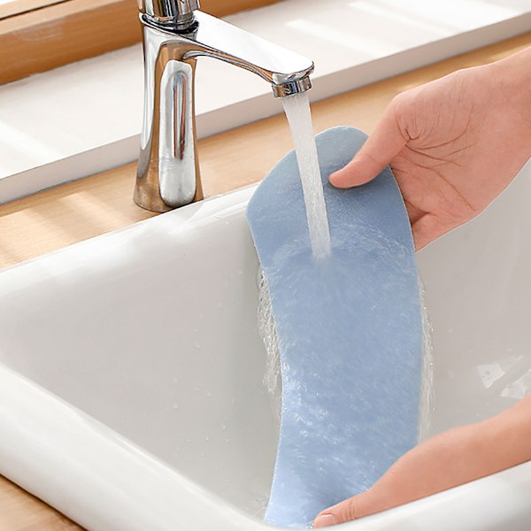 Pestävä samettinen WC-istuimen pehmuste kodikkaaseen ja mukavaan kylpyhuonekokemukseen