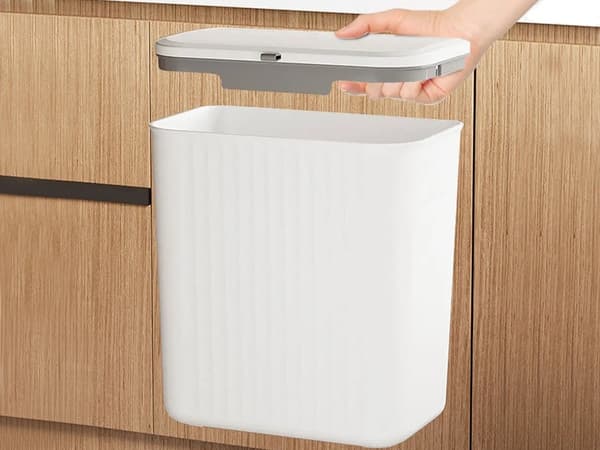 Soptunna 9 L - Hängande soptunna med lock för skåpsdörr