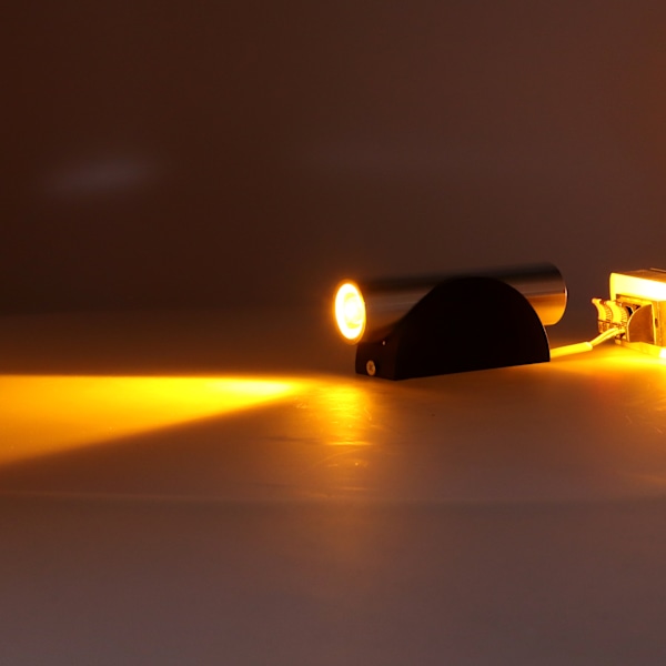 2W Dobbelthodet LED Vegglampe for Hjemmebar og Verandadekor (AC85265V, Gult Lys)