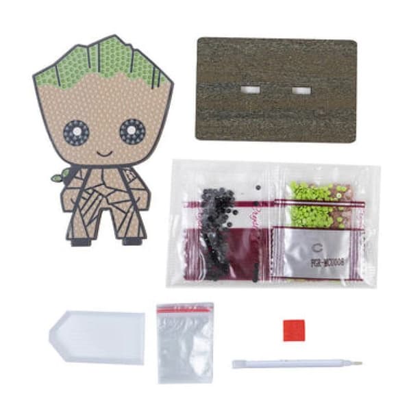 Kit DIY Crystal Art - Oz International - Figurine Groot - 11 cm - Vit - Stöd i trä Vit