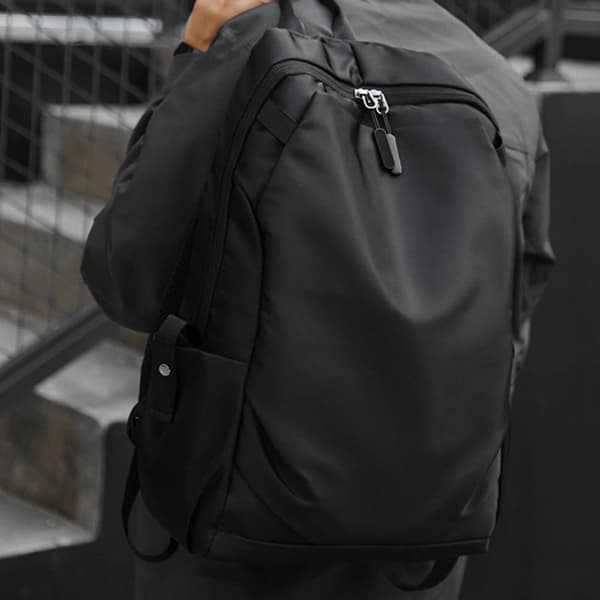 Reppu USB-portilla -1 Svart