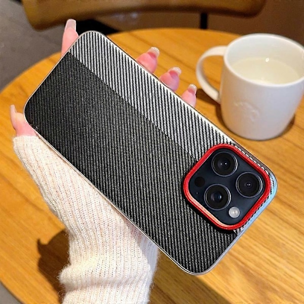 Skal för iPhone 14 Pro Kamerastil Kolfibertextur Läder+PC Telefonskydd