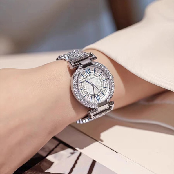 D280 Kvinnors runda Quartz Diamonds Armband Fashion Watch Silver