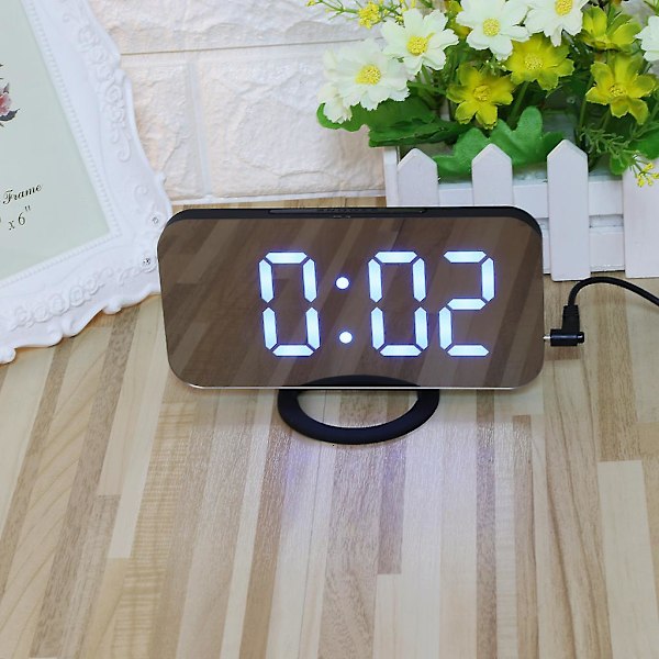 LED Digital Vækkeur Dobbelt USB Port Telefonopladning Spejl Berøringsaktiveret Snooze Black white font
