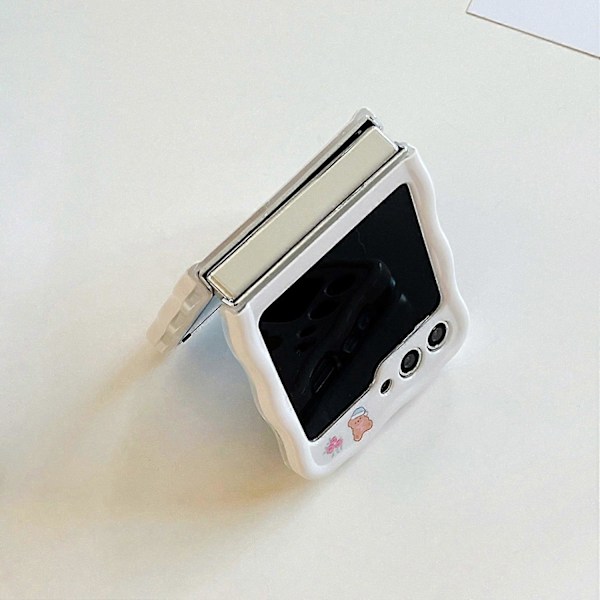Til Samsung Galaxy Z Flip5 5G Etui Bjørn Blomstermønster Bagside Telefon Cover med Perlearmbåndsrem