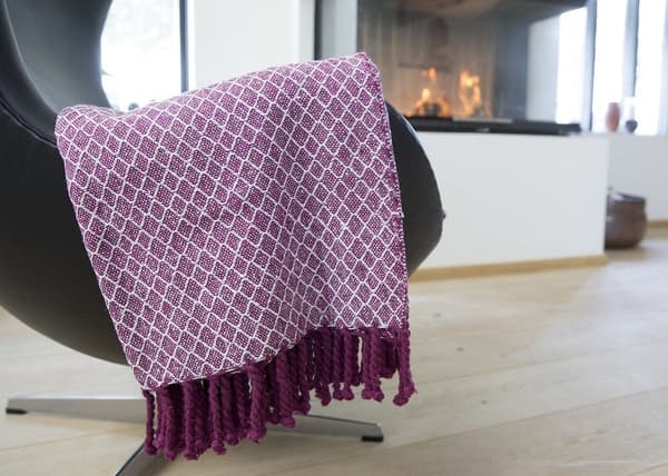 Pläd med fransar i 100% bomull – 135 x 200 cm. Vit