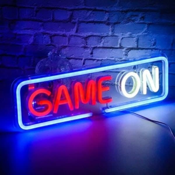 GROOFOO Röd och vit neonskylt 2 st Game on för väggdekor, USB för familj, barnrum, bar, festrum