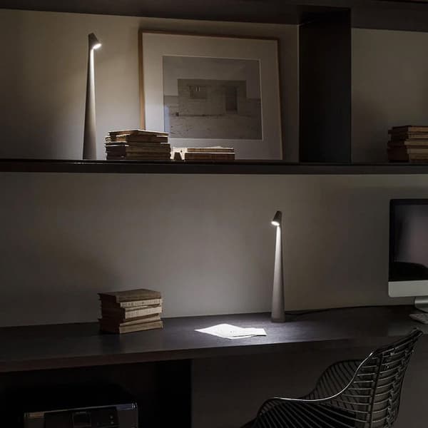 Elegant slank konisk stammelampe, bærbar og dæmpbar LED-skulpturlys, hvid White