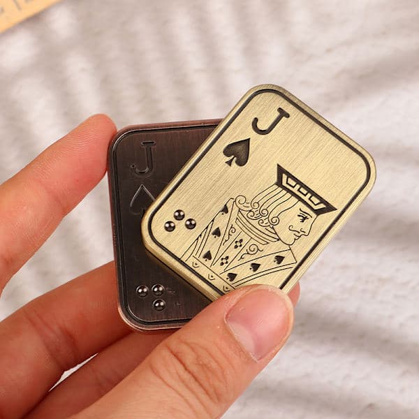 Slider Poker AK Metall Push Card EDC Spinners En Storlek