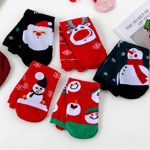 5 par julstrumpor, stora röda strumpor, jultomte, snögubbe, ren, garnöglesockor, julklappar, säkerhetssockor