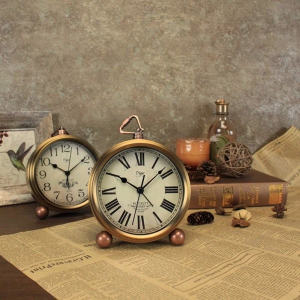 Klassisk retro ur, gyldent bord Bord Skrivebord Vækkeur Europæisk stil Vintage Silent Desk Vækkeur Ikke tikkende Quartz Bevægelse Batteridrevet