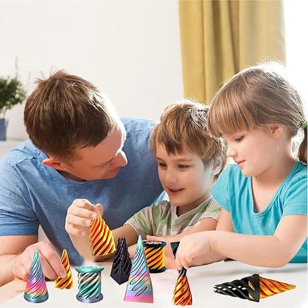 7 st 3D-printade roterande pyramider, tredimensionell spiral C C