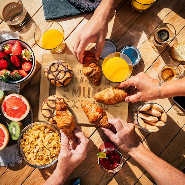 Mors dag-presenter till mamma, bästa mors dag-presenter från dotter son - Unik graverad bambu skärbräda, roliga kökspresenter To Mum