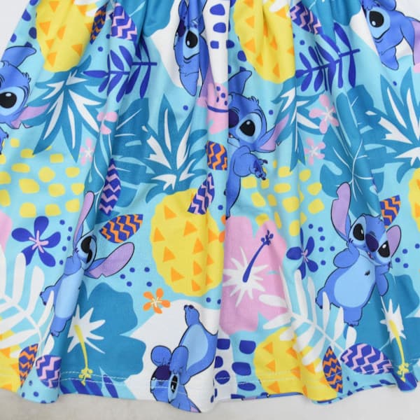 Lilo ja Stitch -mekko lepattavilla hihoilla 120