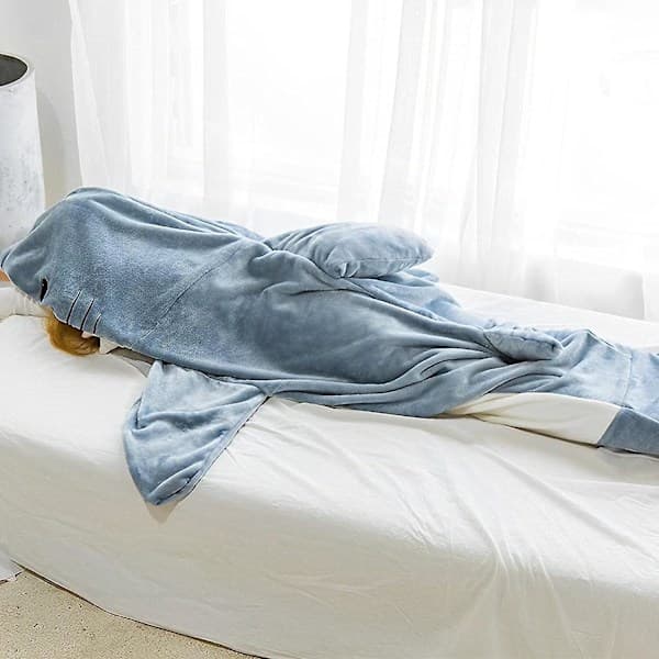 Haiformet teppehettegenser, supermyk flanellsovepose med hale, bærbar fleece-onesie L