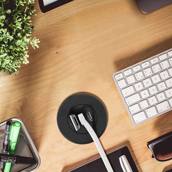 3-port USB-skrivebordslader Skrivebordsladestasjon monteres på 2,0\"/50mm gjennomgående hull med adapter og 1,5m strøm White