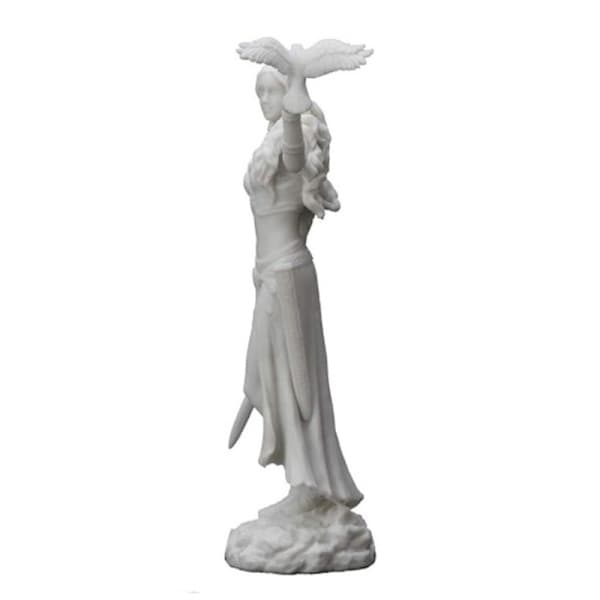 Harpiksstatuer Morrigan Den Keltiske Kampgudinde Med Krage & Brun A