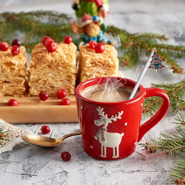 Förpackning med 7 stycken Julskedar Xmas Dessert-teskedar i rostfritt stål med julhängen Julgran Älg Hattklockor för tesoppa Dessert
