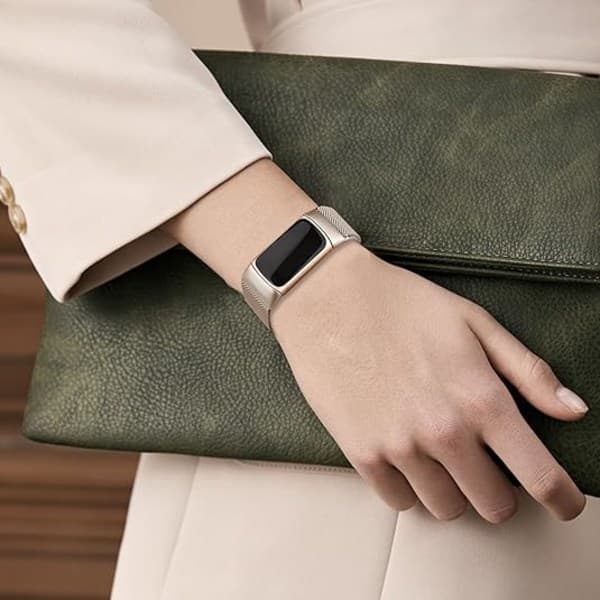 Kompatibel med Fitbit Charge 5-rem for kvinner og menn, justerbar metallnettingrem med Milanese Loop, erstatningsrem for Fitbit Charge 5