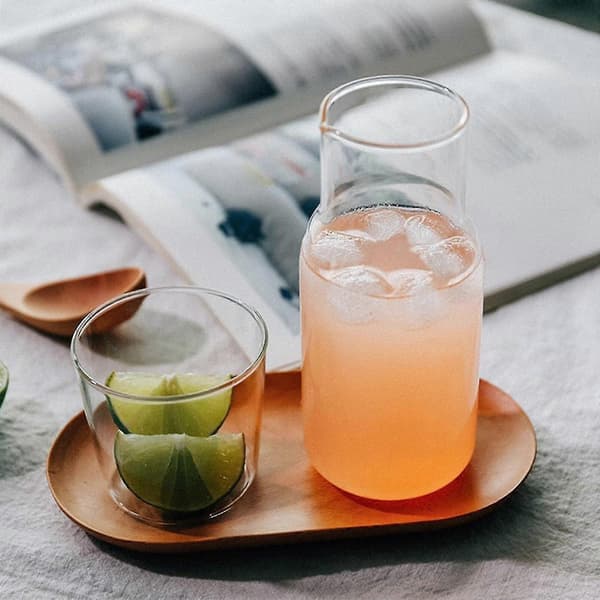 Sengesæt med vandkaraffel, drikkeglas, mundskylflaske, juicekop, natbord 360/500 ml 17cm