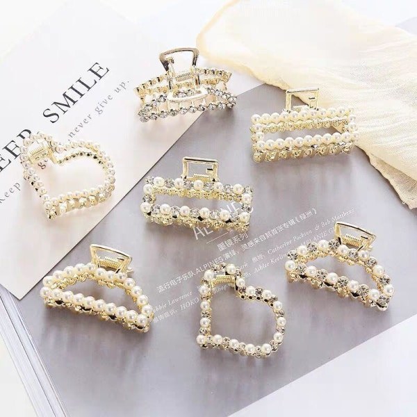 Hårklemme med rhinsten og perler hjerte diamant Triangle pearls
