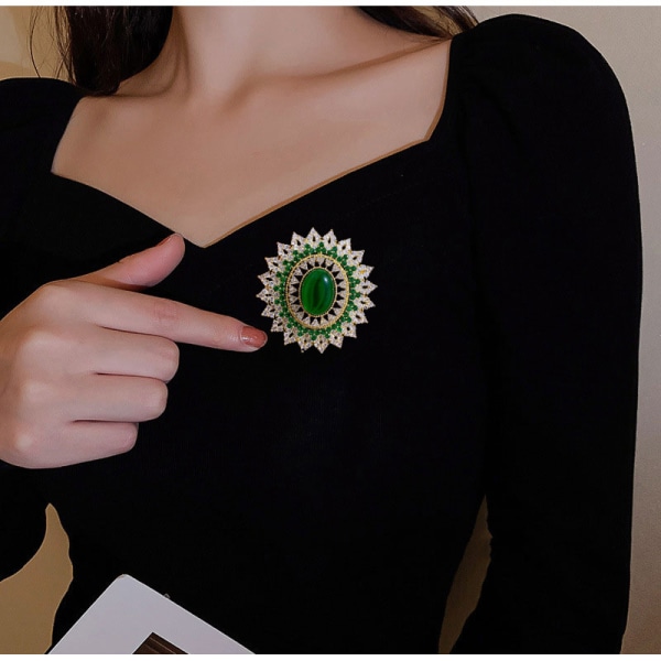 Zirkonbrosch Palace stil smaragd high-end atmosfärisk kvinnlig brosch