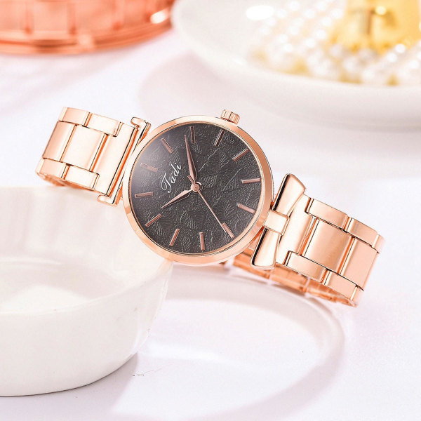 Kvinnor Quartz Analog Armband Small Watch Luxury Casual Armband Watches D