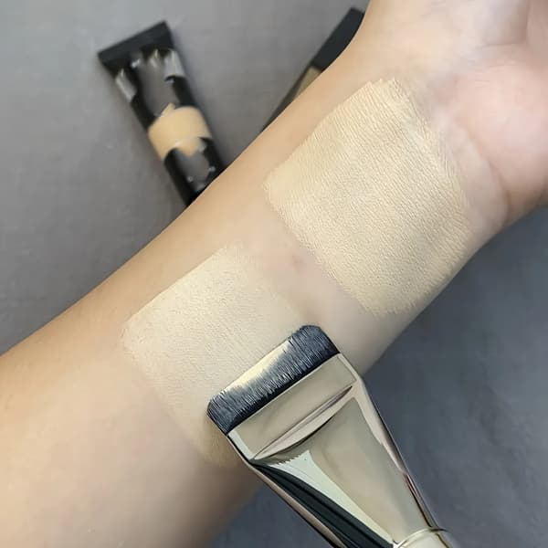1/2 st Multi-Användning Foundation Ultrafin, Hypoallergen Nylonborst Oval Foundation Borste - Perfekt för Ansiktskonturering 2Pc Silver
