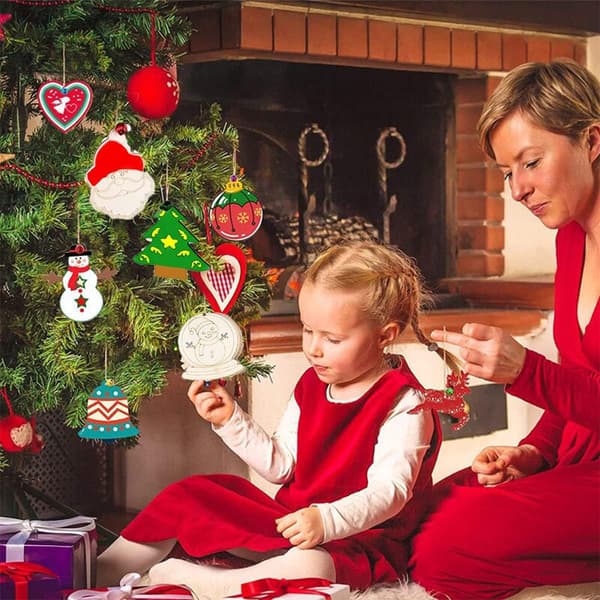 60-delt julepyntssæt – perfekt til børns hobbyprojekter, julepyntning og gaveuddeling.