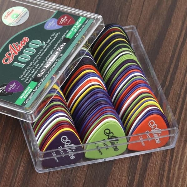 50-pack gitarrplektrum - 0,58-1,50 mm flerfärgade