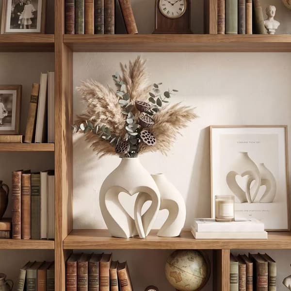 Vita keramiska blomvaser bordsdekoration hjärtformad vas set om 2 beige
