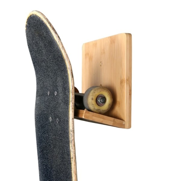 Väggfäste för skateboard i bambu