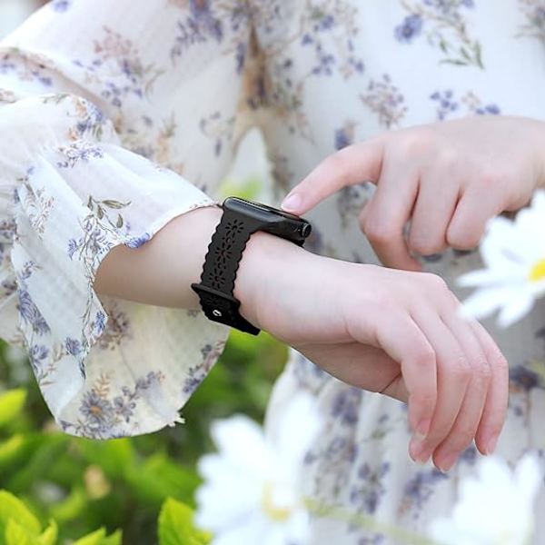 Pitsihihnat yhteensopivat Apple Watch -rannekkeen kanssa 38mm 40mm 41mm 42mm 44mm 45mm, pehmeä silikoni ontto elegantti hengittävä ranneke iWatch Series SE:lle black 38/40/41MM