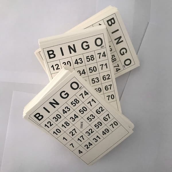 60 unikke bingobrikker, BINGO-kort, digitale underholdningsspil til børn
