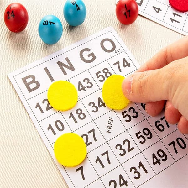 60 unikke bingobrikker, BINGO-kort, digitale underholdningsspil til børn