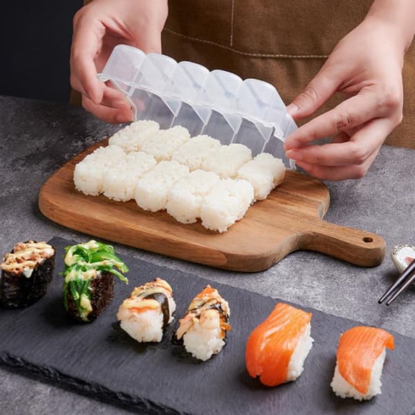 10 rutnät risbollsform sushiverktyg DIY hemkök klar Onigiri
