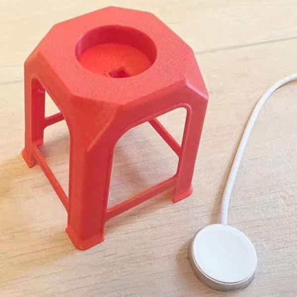 1 st 3D-utskrift klocka skrivbordsställ stolform röd förvaringsställ