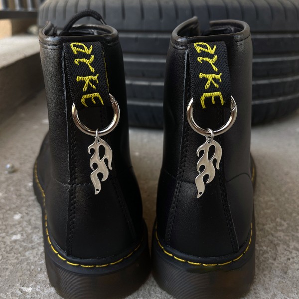 Goottilainen Sword Flame Serpent Pentagram Martens Metal Circle Shoe A1