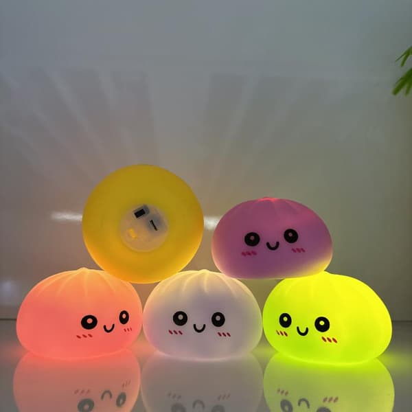 Luova e Dumpling LED-yövalo painettava lelu B