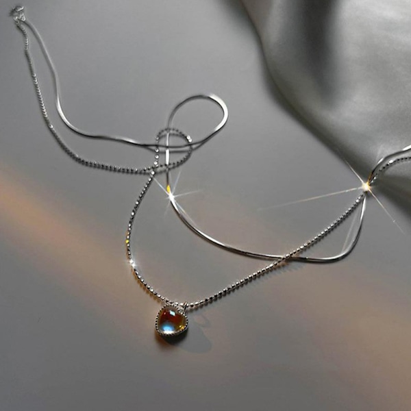 Trendigt Elegant Moonstone Heart Pendant Halsband Silver Färg Cl