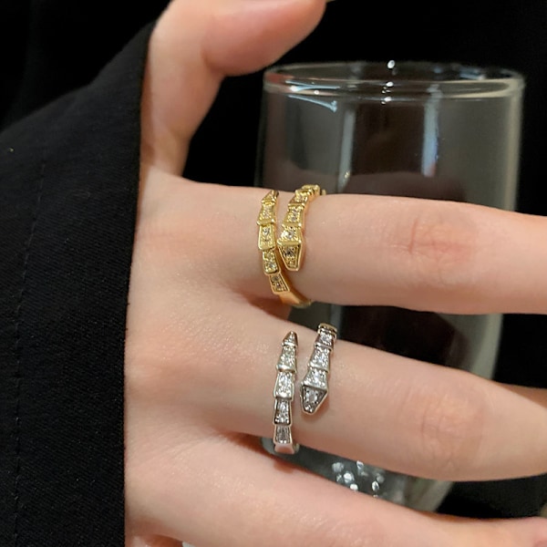 Ljus Lyx Crystal Snake Form Ring Glänsande Cubic Zircon Openin Silver