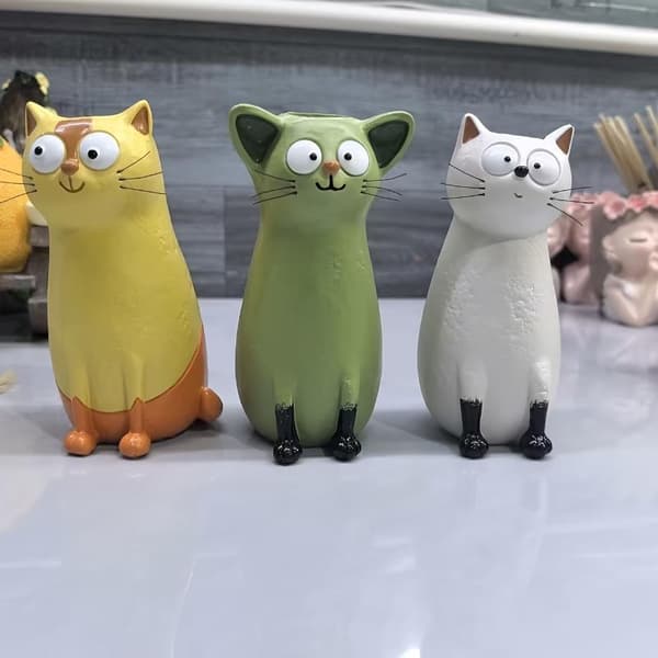Skrivbordsvas i harts e Quirky Kitten Vas Hem Skrivbord Harts Orna A2