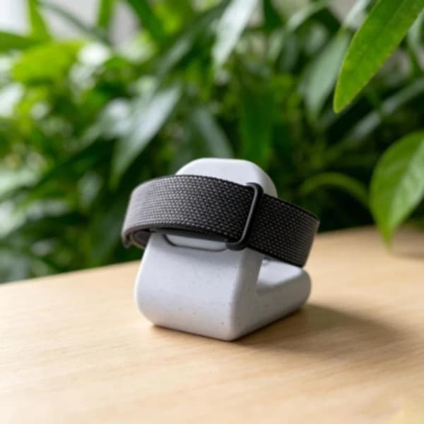 Lataustelakka Fitbit Air -pöytälaturitelineelle